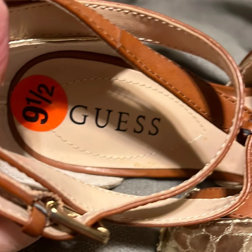 Guess Heel